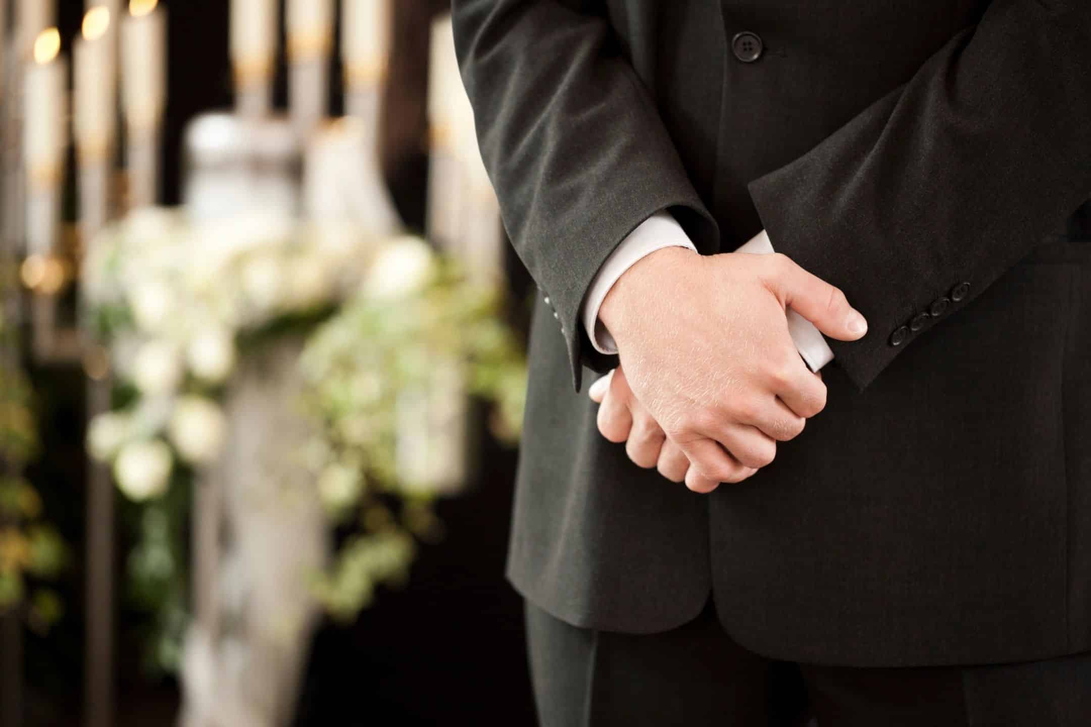 Crafting Respectful Short Condolence Messages: A Guide with Examples